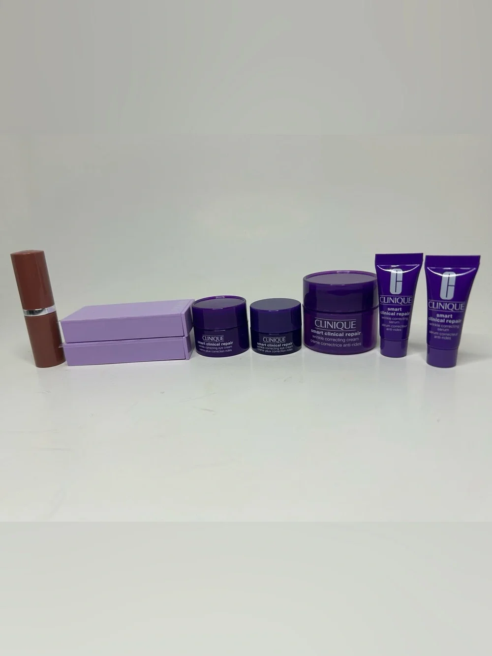 Clinique Makeup Bag With Lotion Lipstick & Eyeshadow NWT